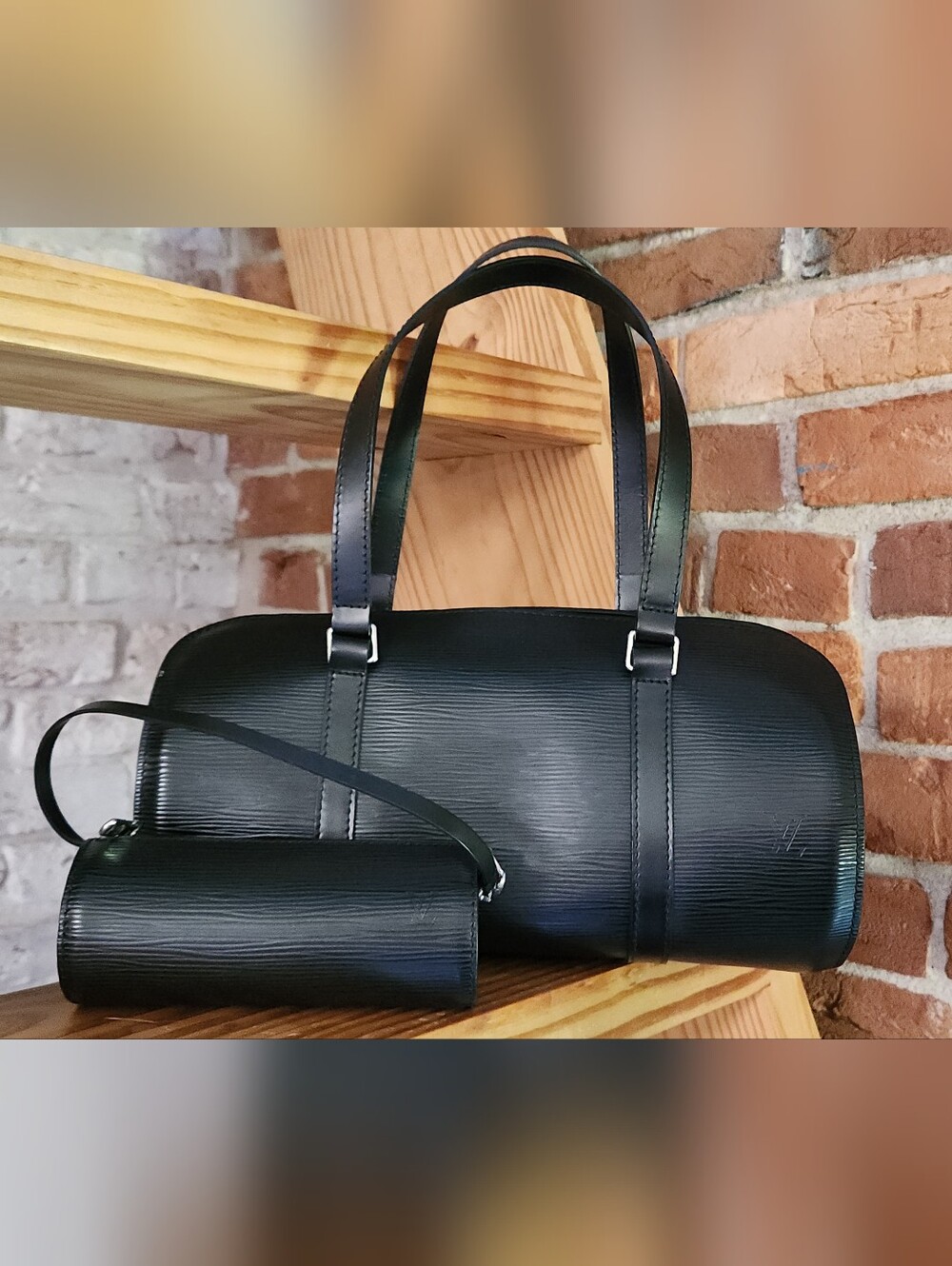Louis Vuitton Epi Leather Soufflot Matching Cylinder Pouchette Black/Noir